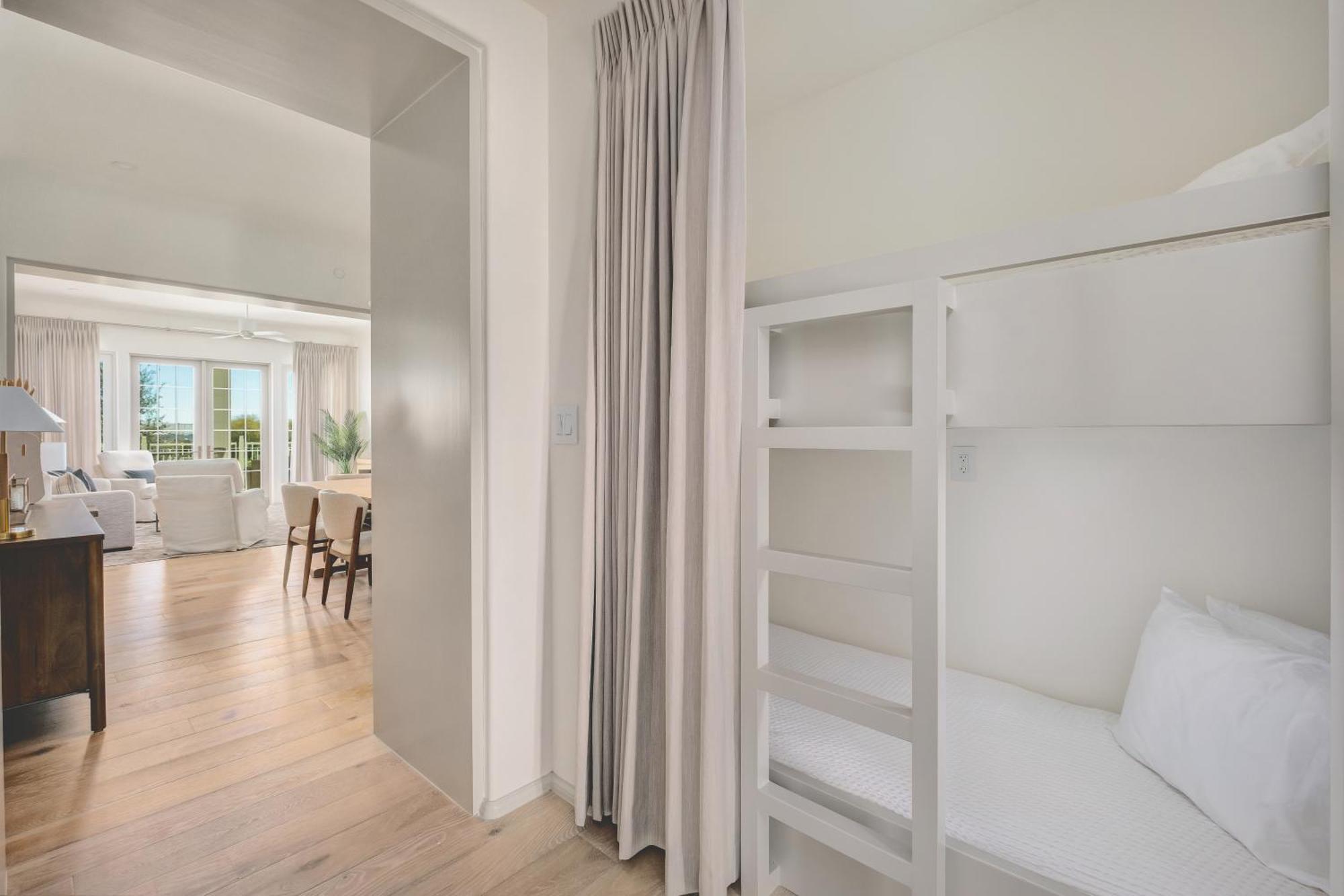 Kaiya Beach Resort Inlet Beach Kamer foto
